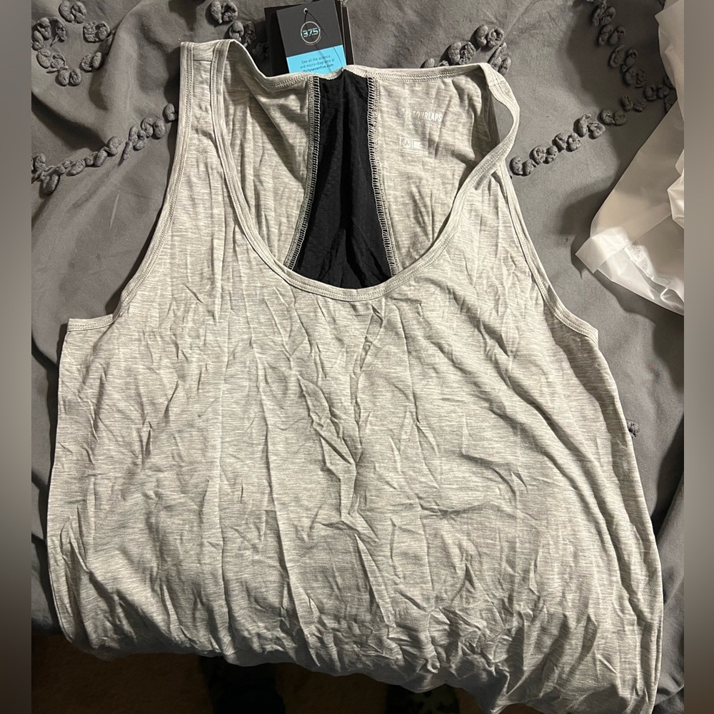 **WOMEN’S ||FOUR LAPS ||HEATHER GRAY ||SURGE TANK SIZE SMALL **